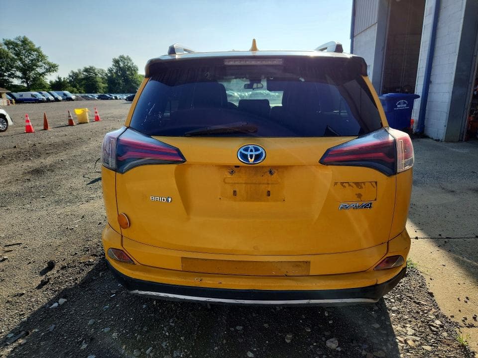 2017 TOYOTA RAV4 HYBRID LE PLUS 6