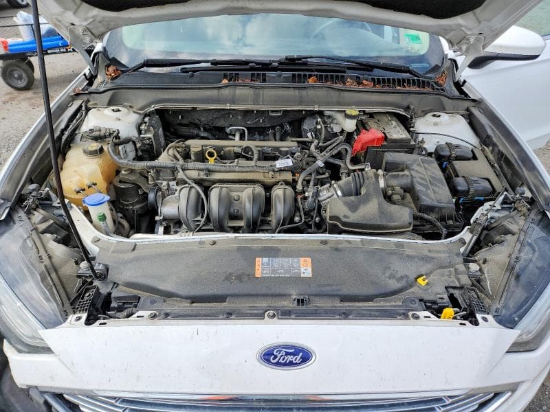 2017 FORD FUSION SE 11