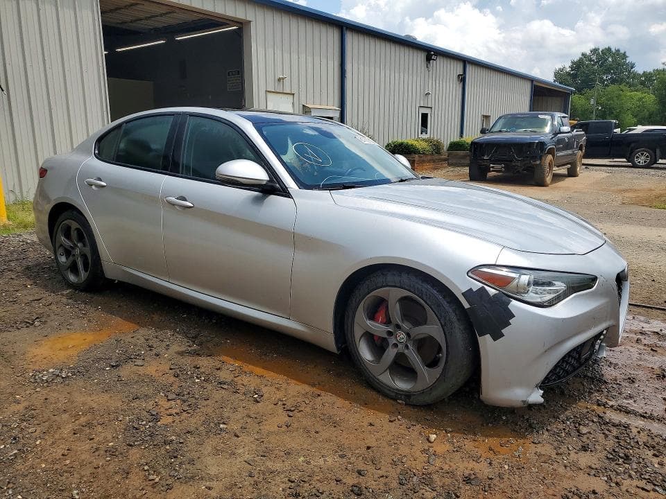 2017 ALFA ROMEO GIULIA 4