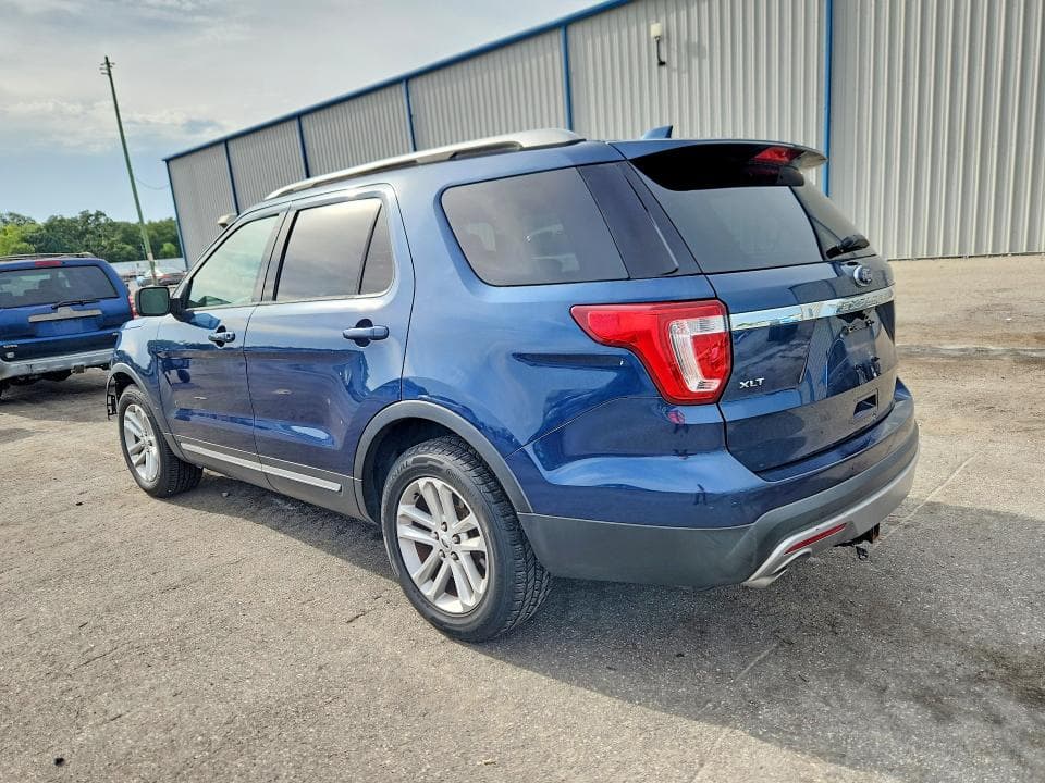 2017 FORD EXPLORER XLT 2