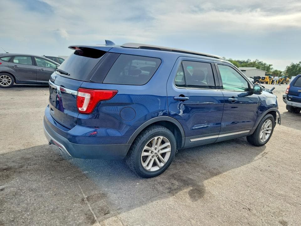 2017 FORD EXPLORER XLT 3