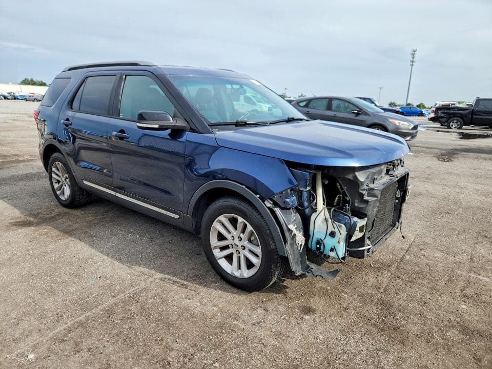 2017 FORD EXPLORER XLT 4