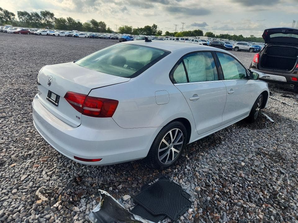 2018 VOLKSWAGEN JETTA SE 3