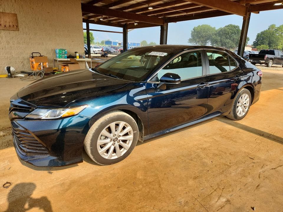 2018 TOYOTA CAMRY LE - 1