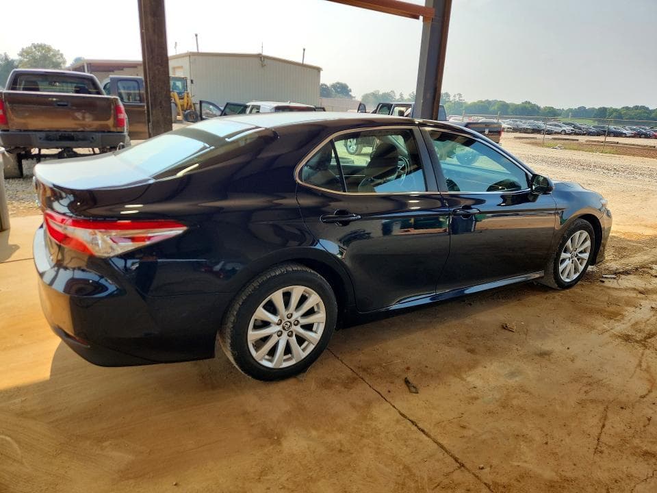 2018 TOYOTA CAMRY LE 3