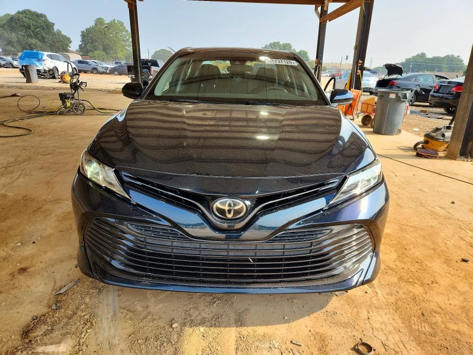 2018 TOYOTA CAMRY LE 5