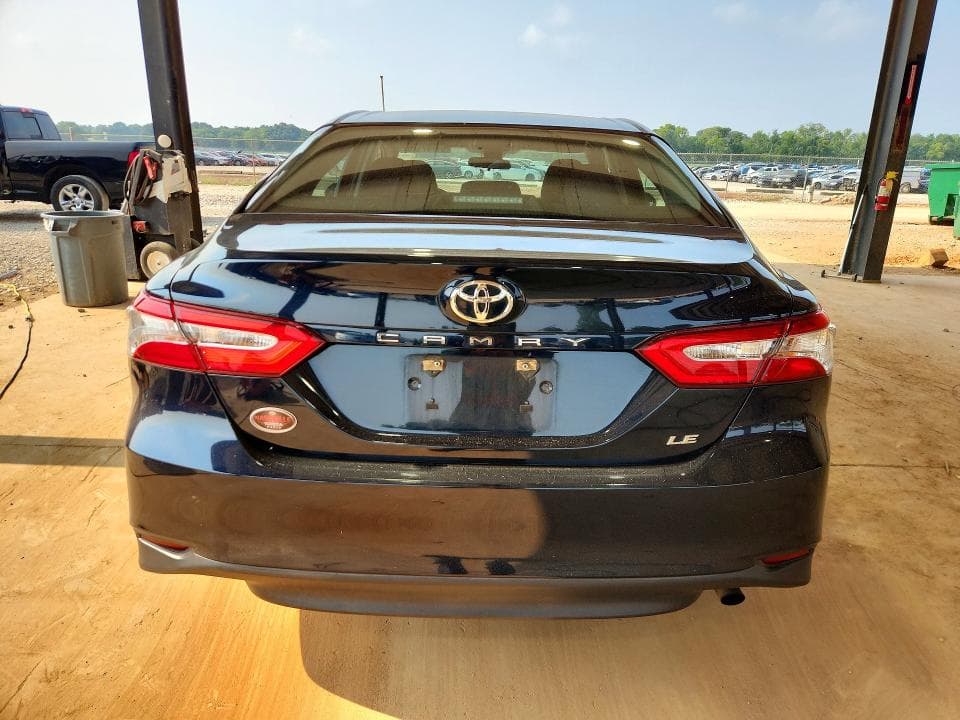 2018 TOYOTA CAMRY LE 6