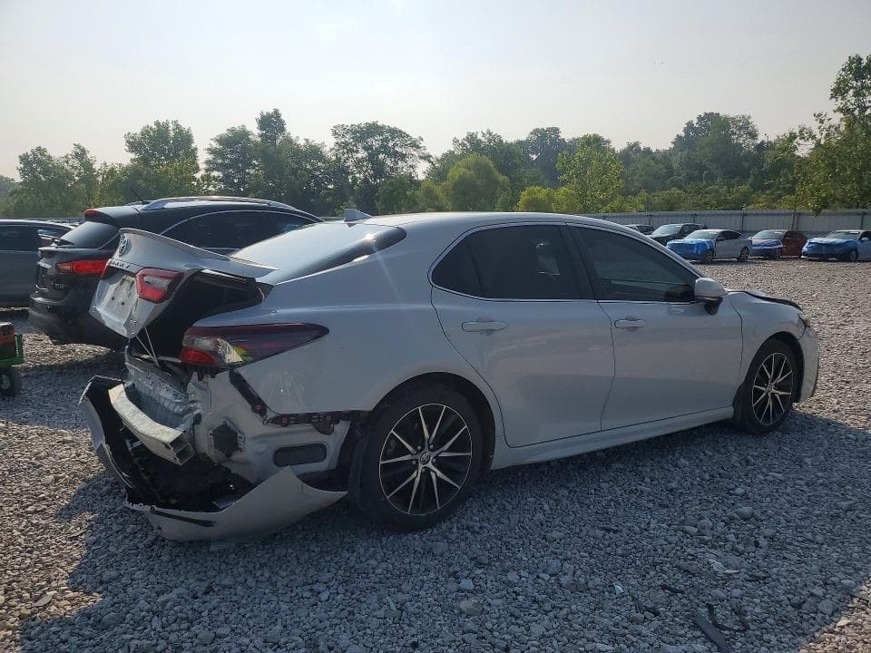 2024 TOYOTA CAMRY SE SE 3