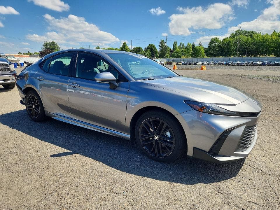2026 TOYOTA CAMRY SE 4