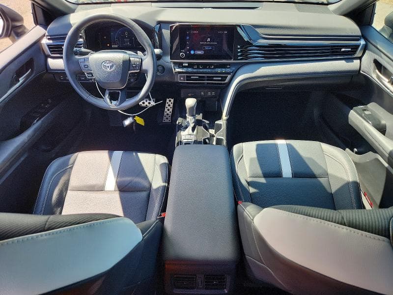 2026 TOYOTA CAMRY SE 8