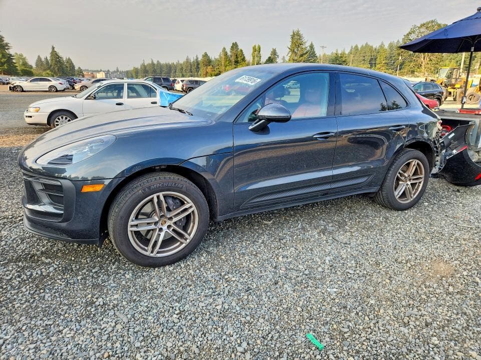 2023 PORSCHE MACAN BASE - 1