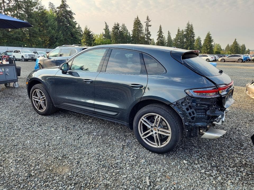 2023 PORSCHE MACAN BASE 2