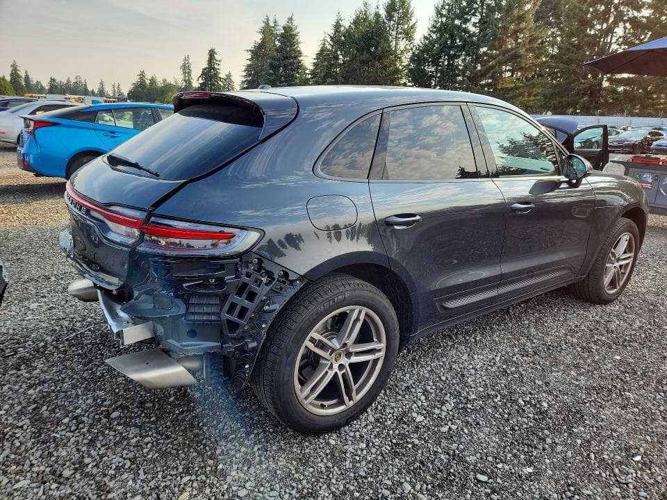 2023 PORSCHE MACAN BASE 3