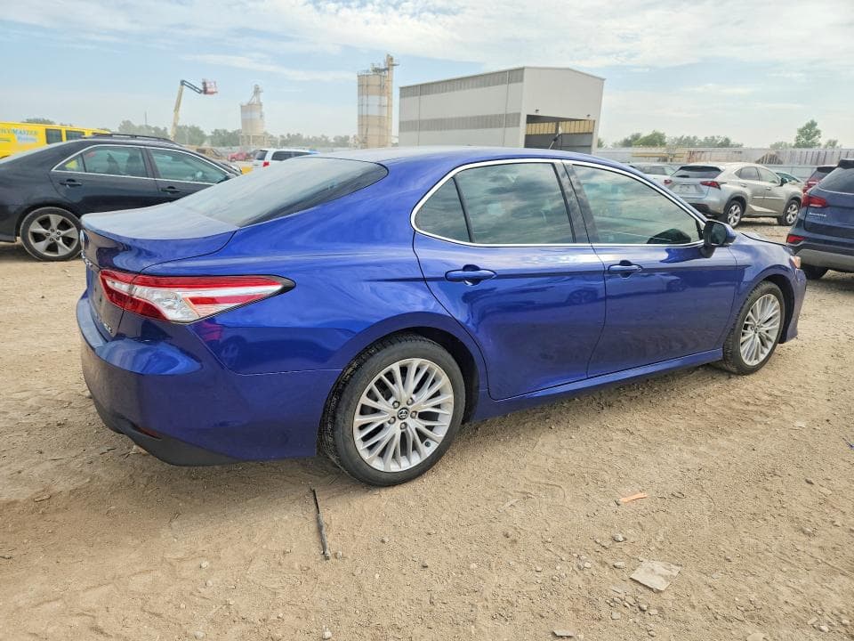 2018 TOYOTA CAMRY XLE XLE 3