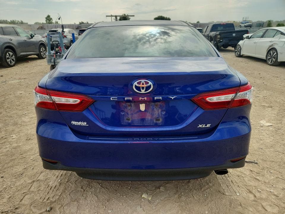 2018 TOYOTA CAMRY XLE XLE 6