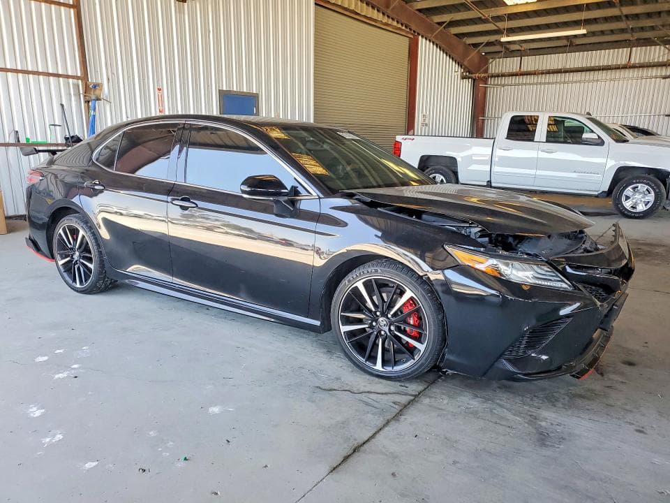 2019 TOYOTA CAMRY XSE 4