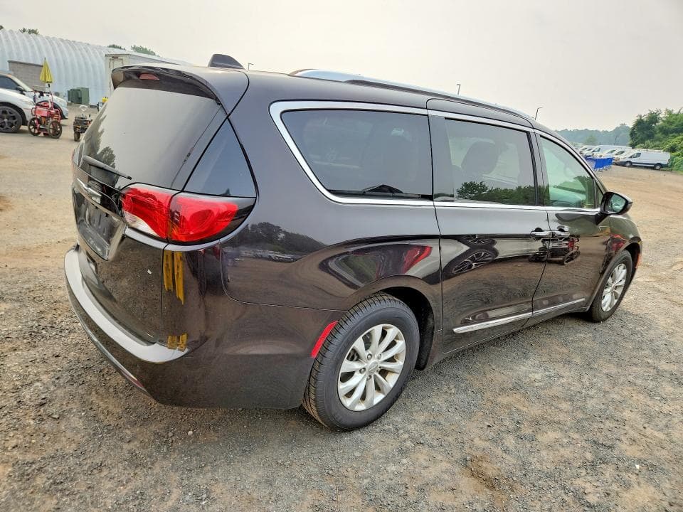 2018 CHRYSLER PACIFICA TOURING L 3