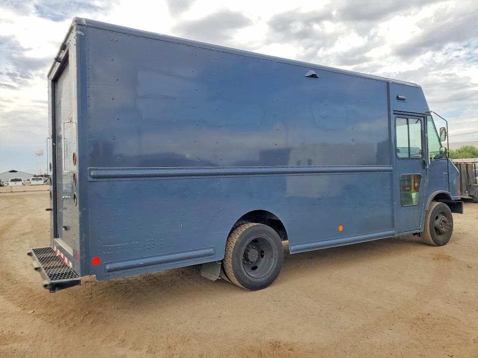 2020 FORD F-59 STEP VAN 3