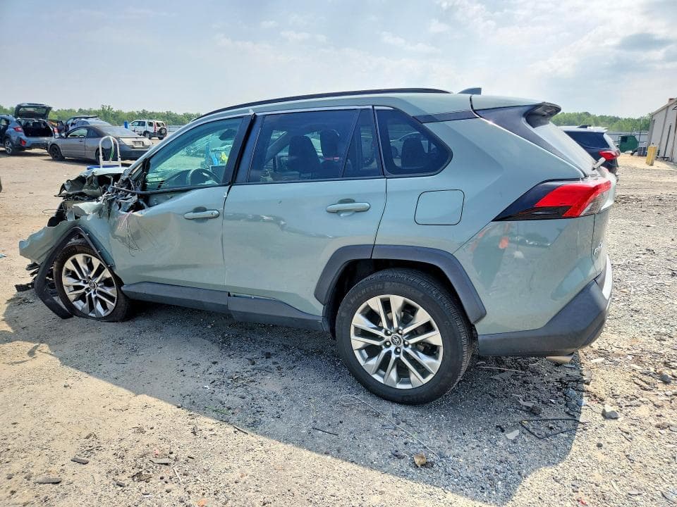 2020 TOYOTA RAV4 XLE PREMIUM 2