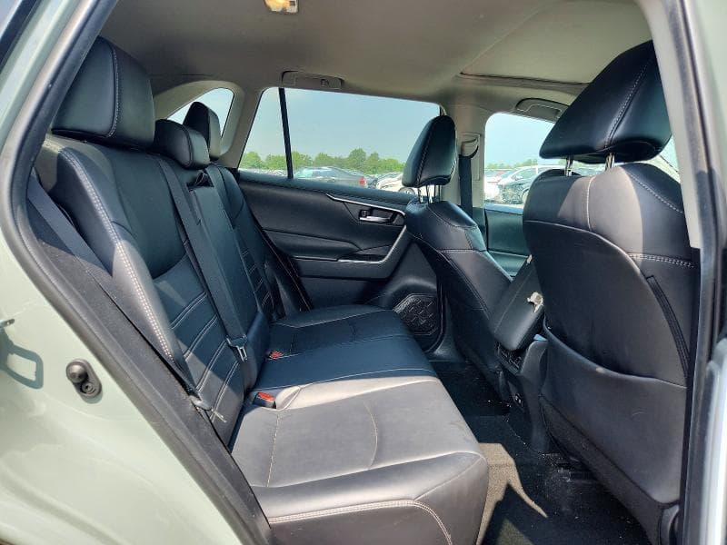 2020 TOYOTA RAV4 XLE PREMIUM 11