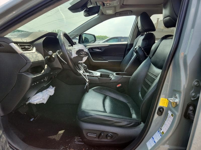 2020 TOYOTA RAV4 XLE PREMIUM 7