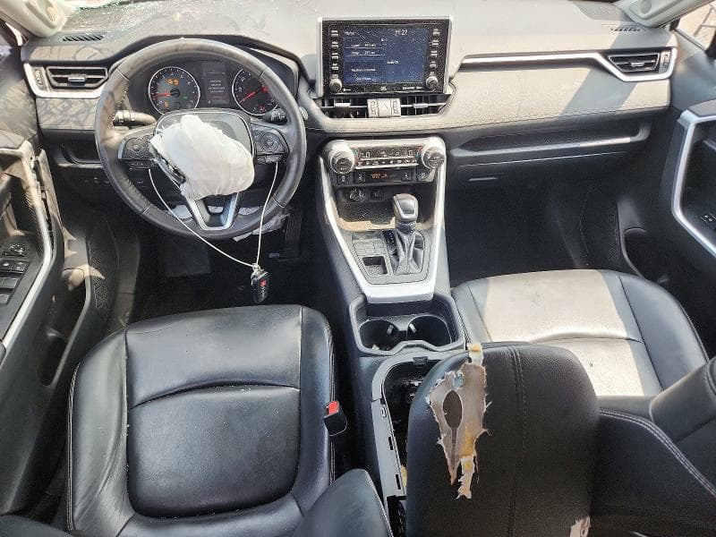 2020 TOYOTA RAV4 XLE PREMIUM 8