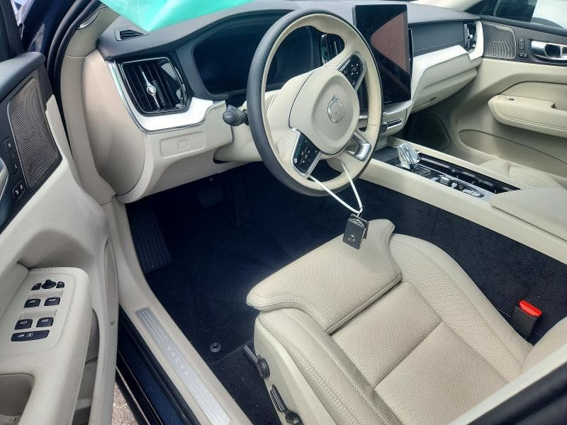 2026 VOLVO XC60 ULTRA 8