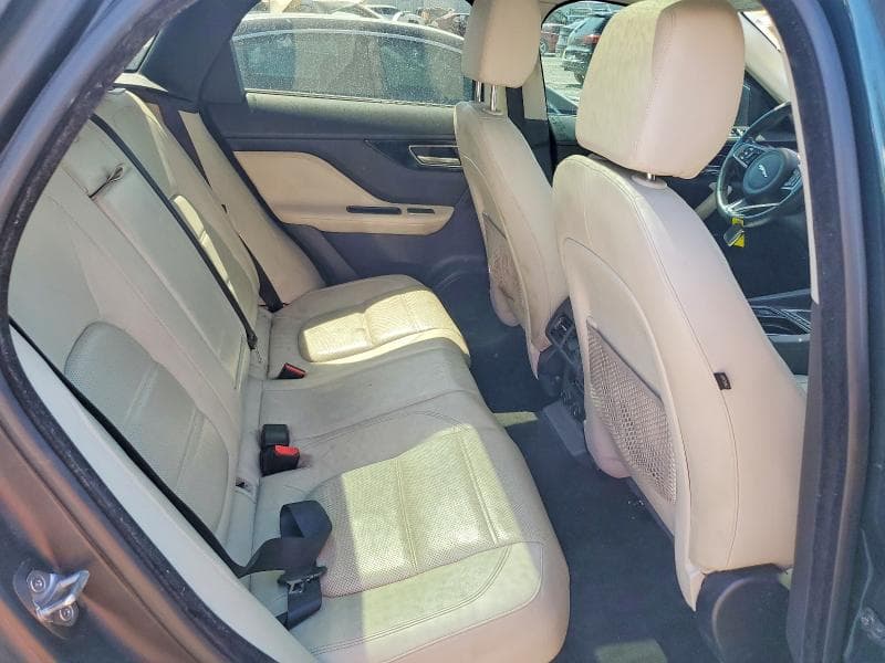 2018 JAGUAR F-PACE PRESTIGE 11