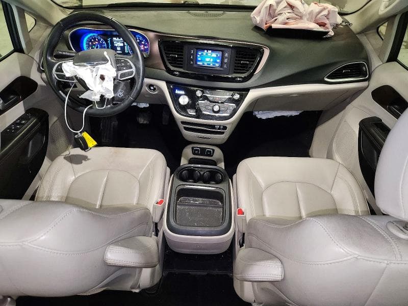 2017 CHRYSLER PACIFICA TOURING L 8