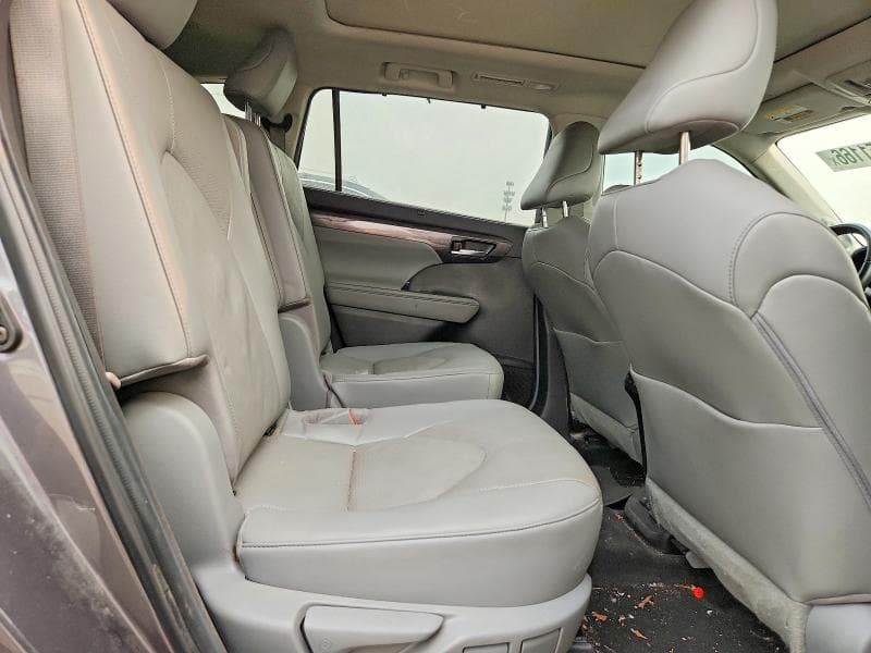 2023 TOYOTA HIGHLANDER HYBRID PLATINUM PLATINUM 11