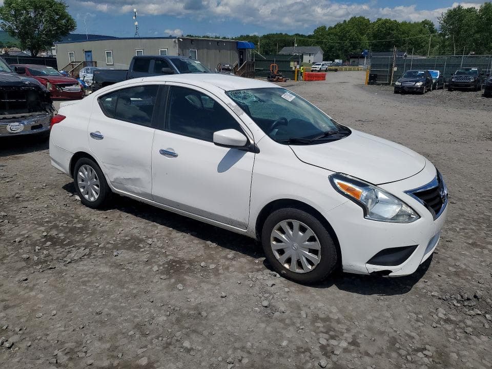 2018 NISSAN VERSA SV 4