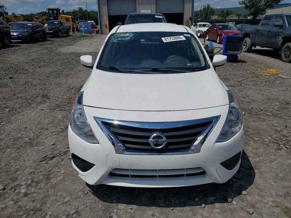 2018 NISSAN VERSA SV 5