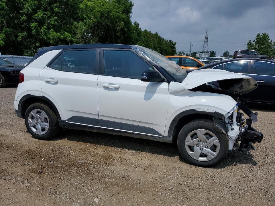 2025 HYUNDAI VENUE SE 4