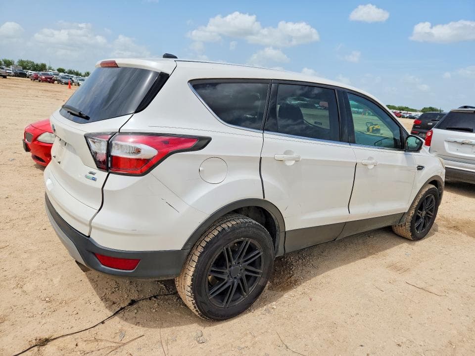 2017 FORD ESCAPE SE 3