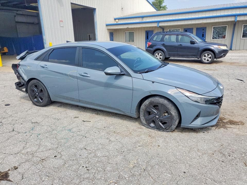2021 HYUNDAI ELANTRA SEL 4