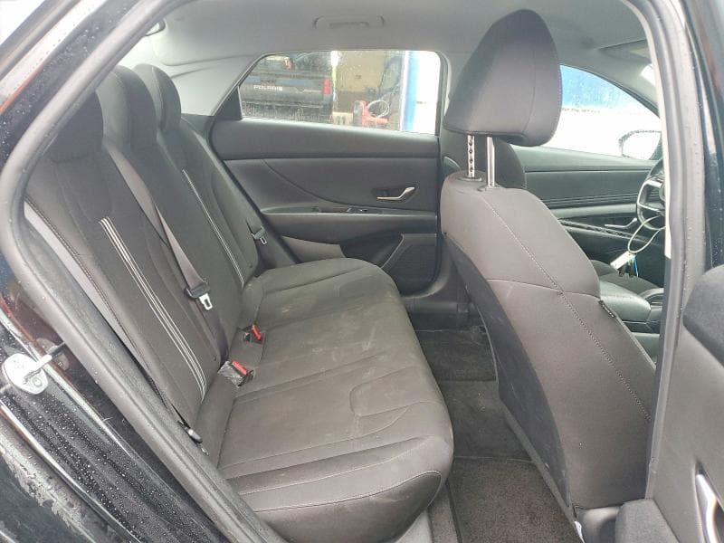 2022 HYUNDAI ELANTRA SEL 10