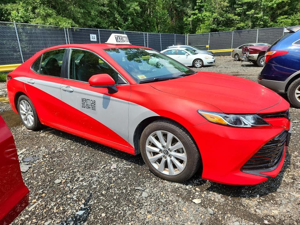 2020 TOYOTA CAMRY LE 4