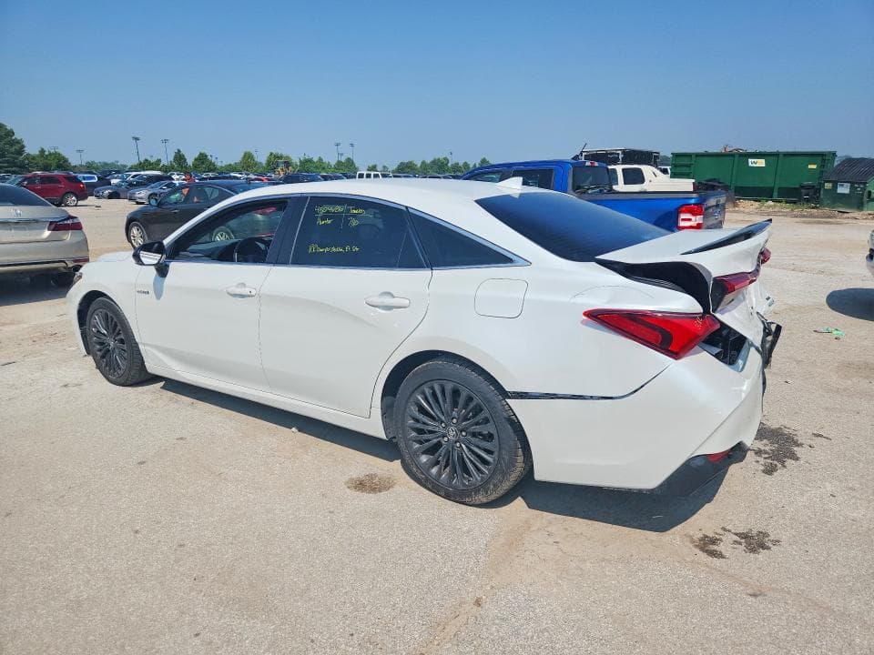 2019 TOYOTA AVALON HYBRID XSE 2