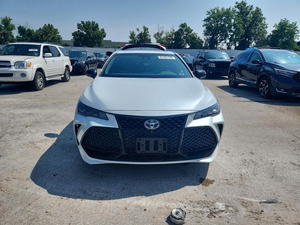 2019 TOYOTA AVALON HYBRID XSE 5
