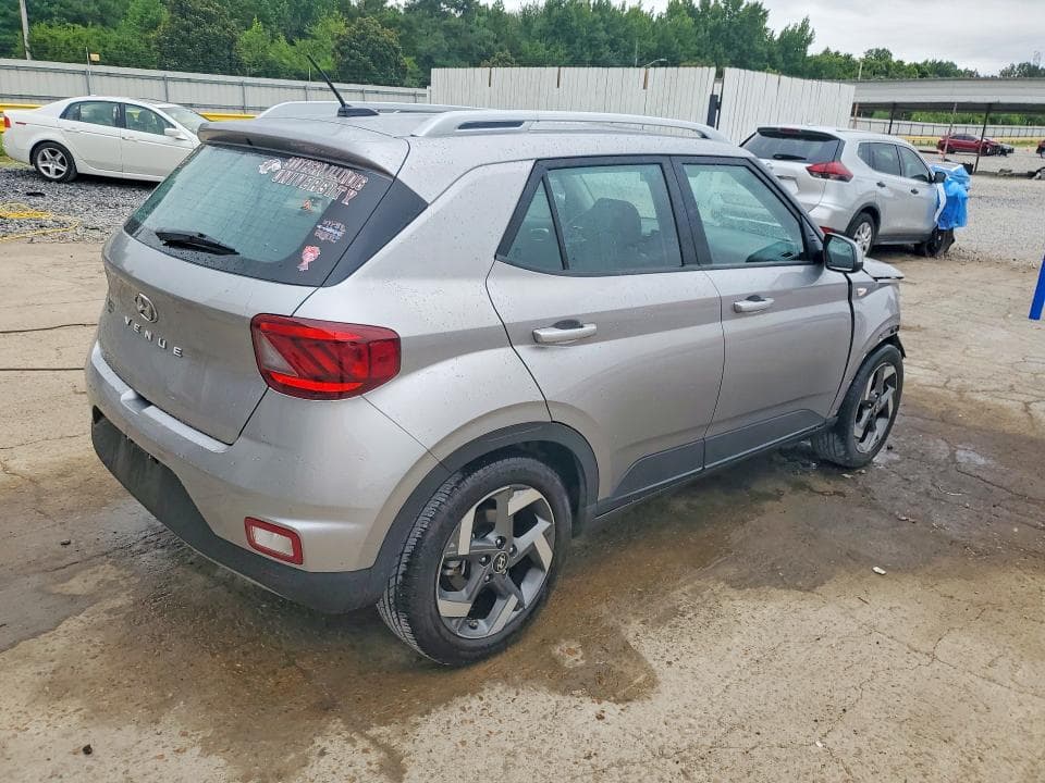 2023 HYUNDAI VENUE SEL 3