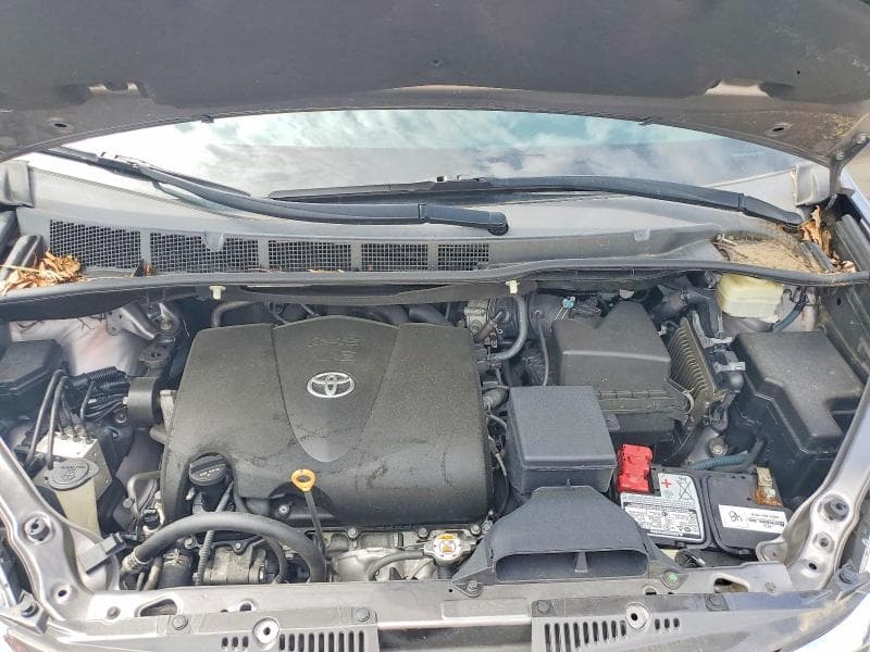 2018 TOYOTA SIENNA LE 12
