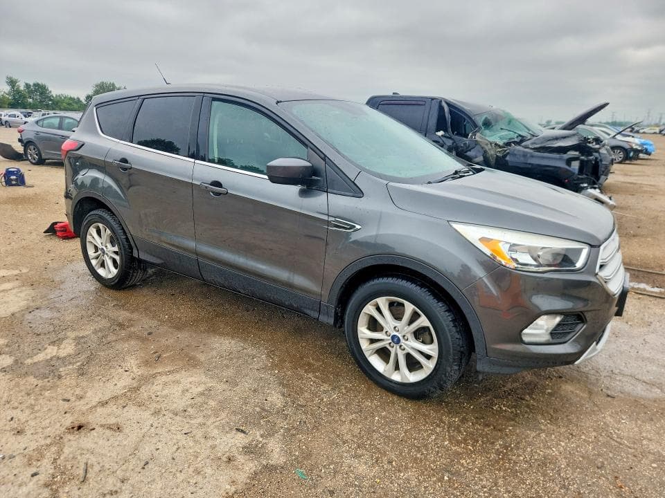 2019 FORD ESCAPE SE 4