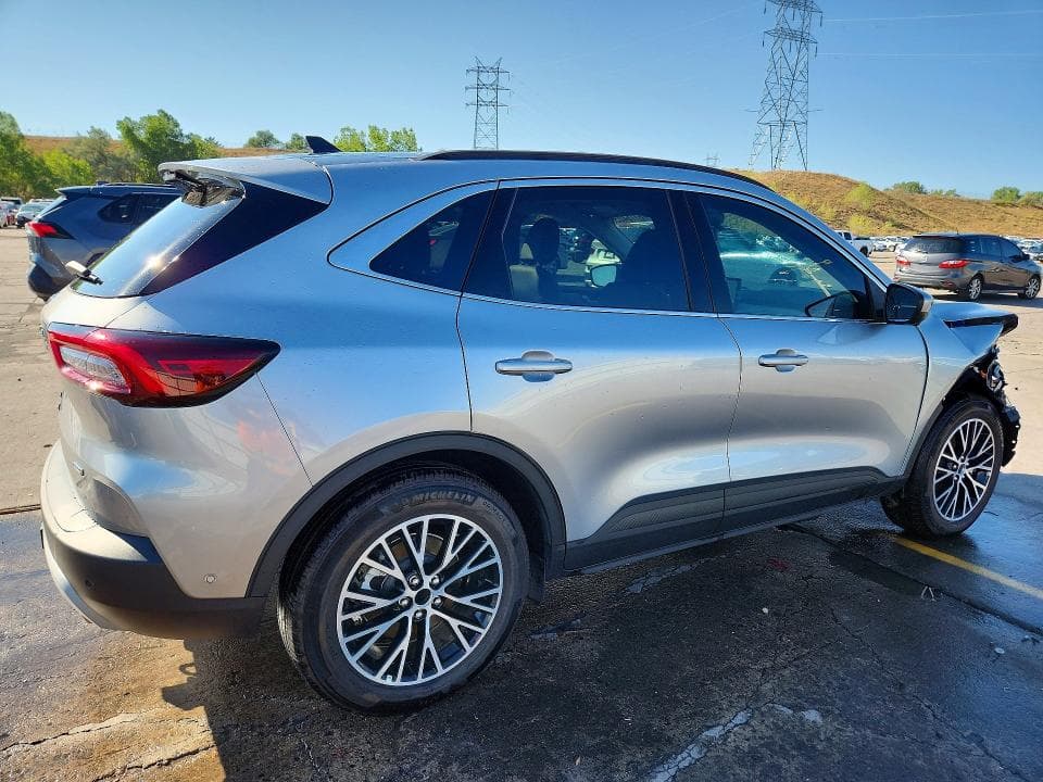 2023 FORD ESCAPE 3