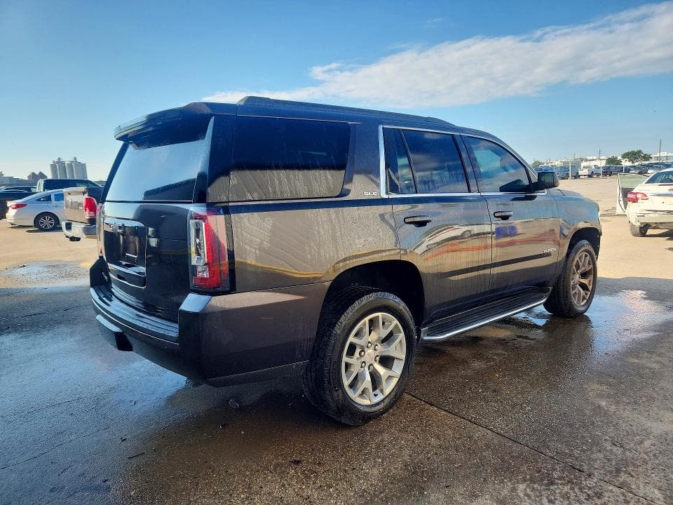 2018 GMC YUKON SLE 3