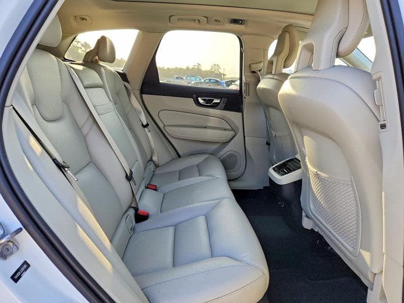 2018 VOLVO XC60 T5 INSCRIPTION 11