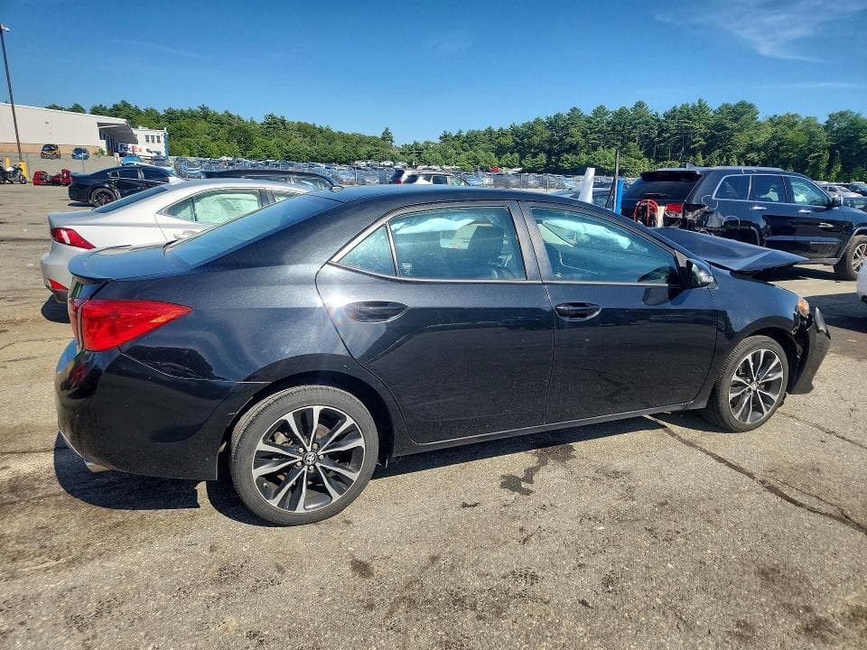 2017 TOYOTA COROLLA SE 3