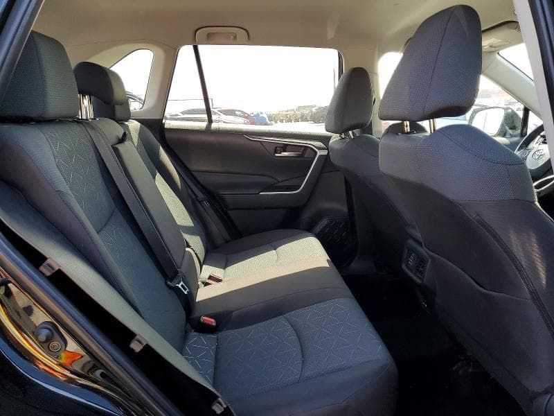 2025 TOYOTA RAV4 XLE 11