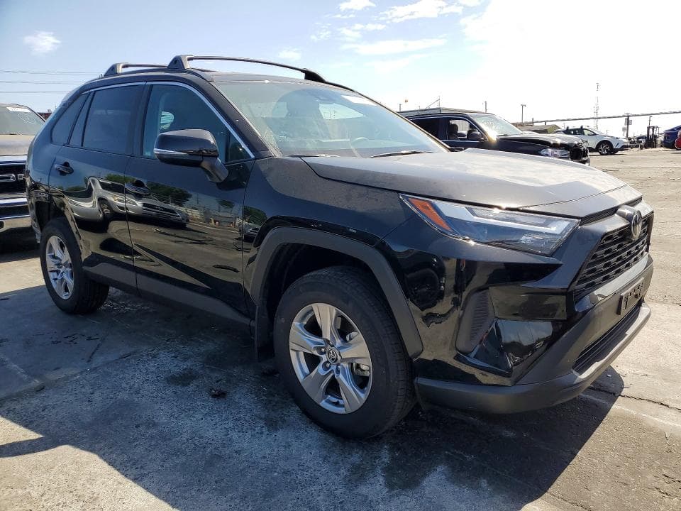 2025 TOYOTA RAV4 XLE 4