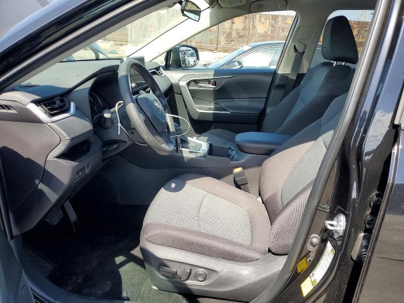 2025 TOYOTA RAV4 XLE 7