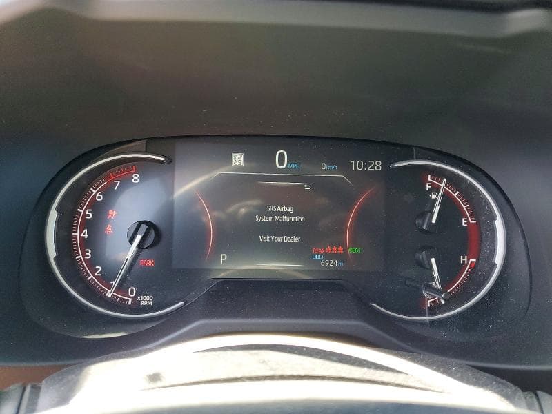 2025 TOYOTA RAV4 XLE 9